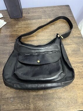 Classic Black Leather Shoulder Bag -